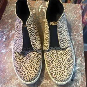 Universal Thread Leopard Slip On Shoes 🐆